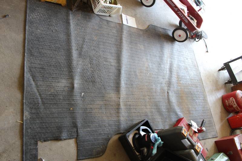 lot 123 image: Truck Bed Liner