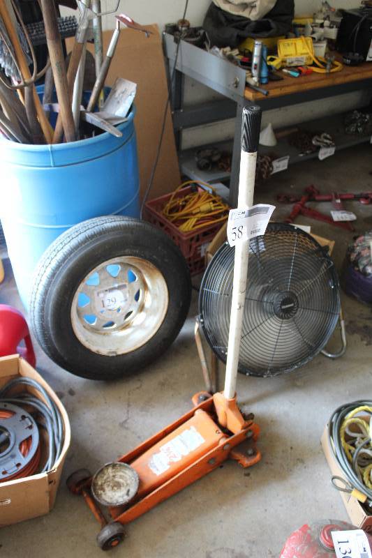 lot 58 image: 2.25-Ton Hydraulic Floor Jack