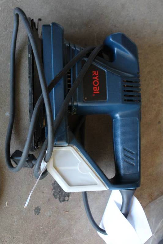 lot 98 image: Ryobi Sander