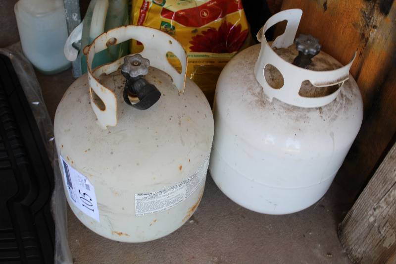 lot 105 image: Lot of (2) Propane Tanks