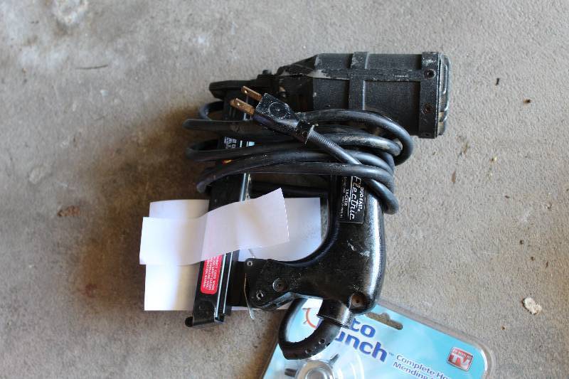 lot 93 image: Duo-fast Electric Tacker