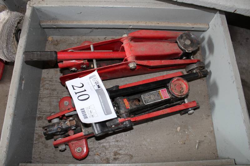lot 210 image: Lot of (2) Hydraulic Floor Jacks