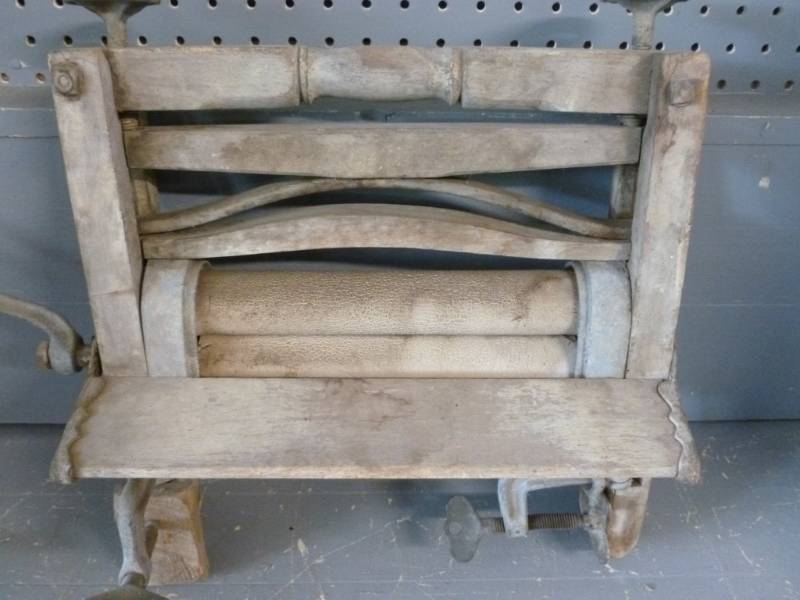 Antique Clothes Wringer