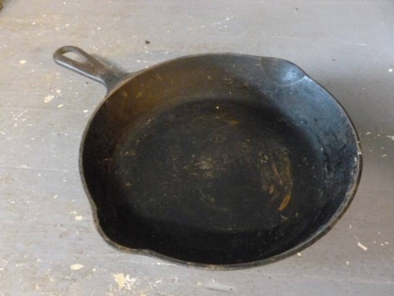 Vintage Griswold Cast Iron Pan