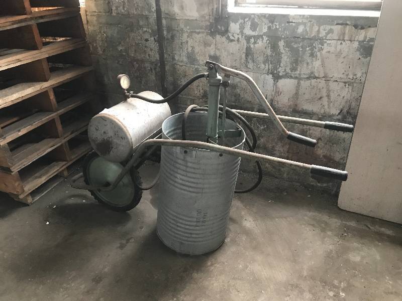 OLD PRESSURE PUMP UNIT