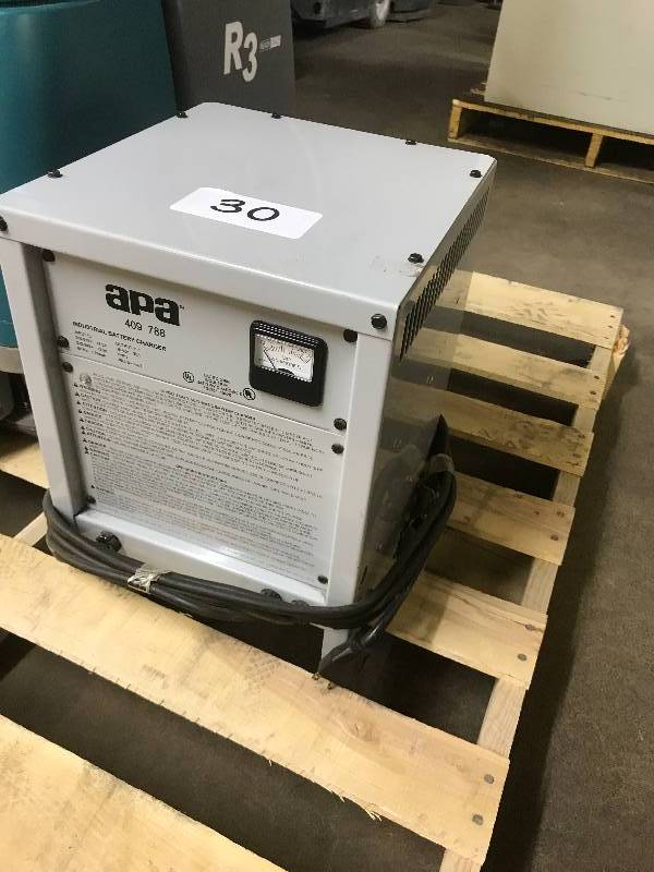 BATTERY CHARGER