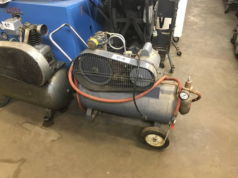 AIR COMPRESSOR