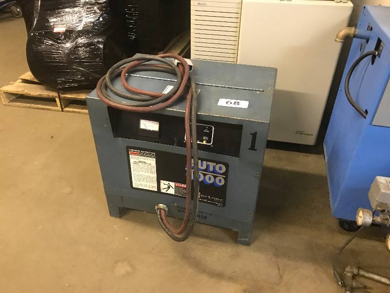 BATTERY CHARGER