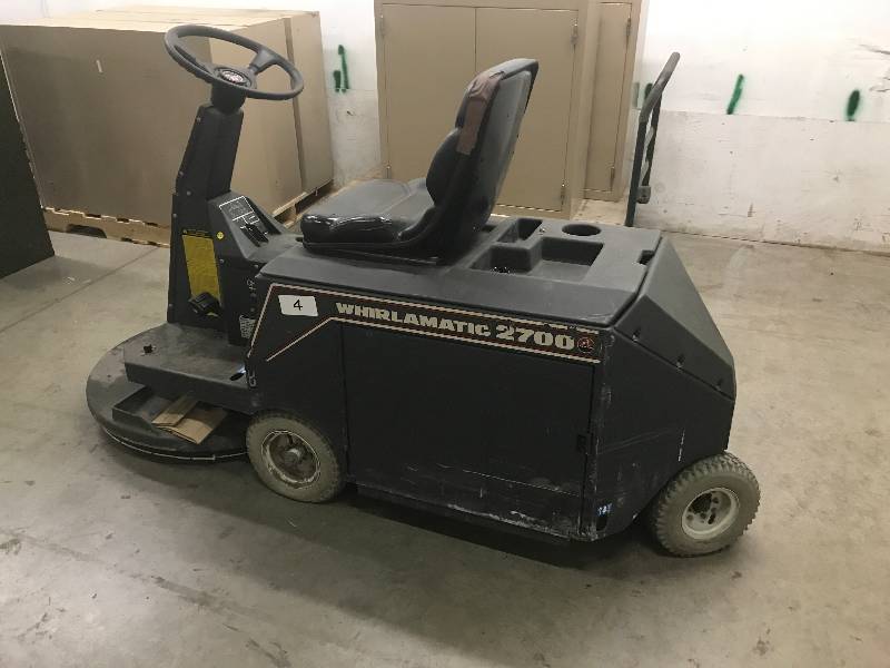 FLOOR SCRUBBER