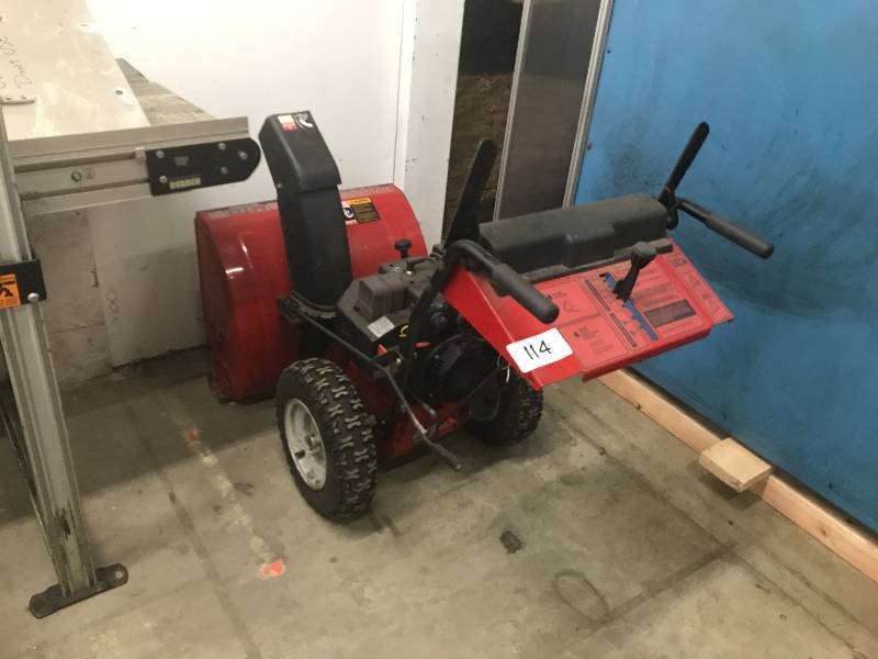 SNOW BLOWER