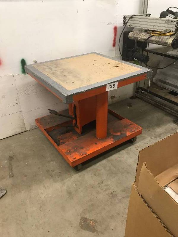LIFT TABLE
