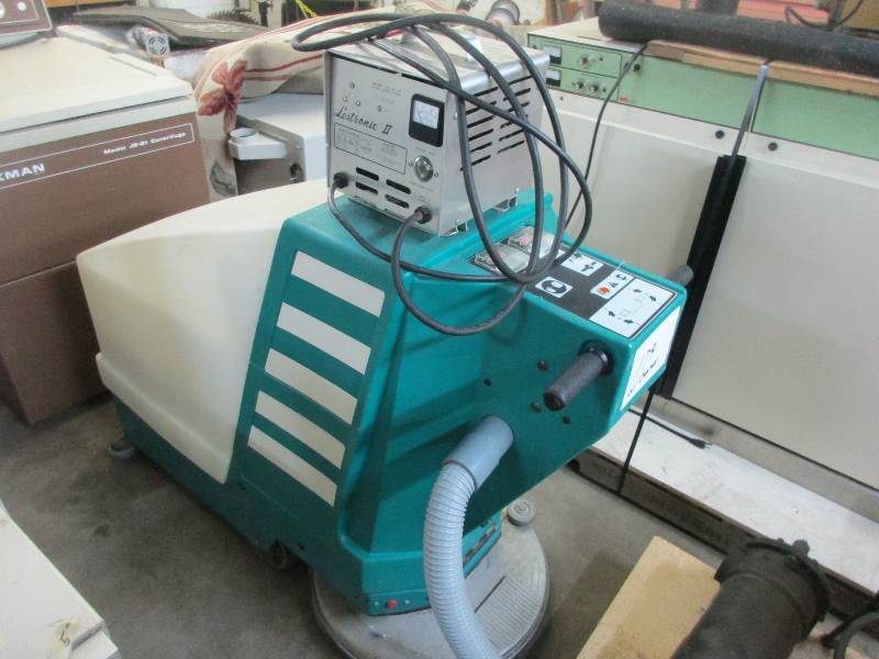 FLOOR CLEANER