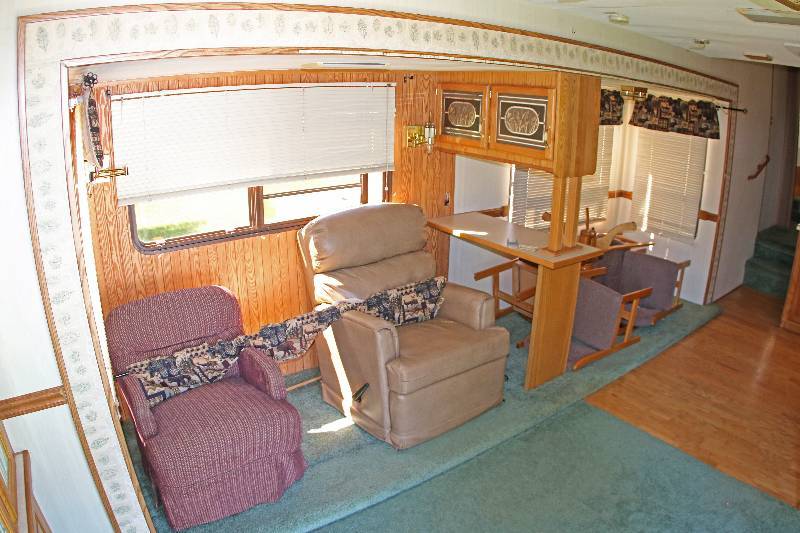 lot 0018 image: 1994 King Of The Road MAX F37RCK Fifth Wheel