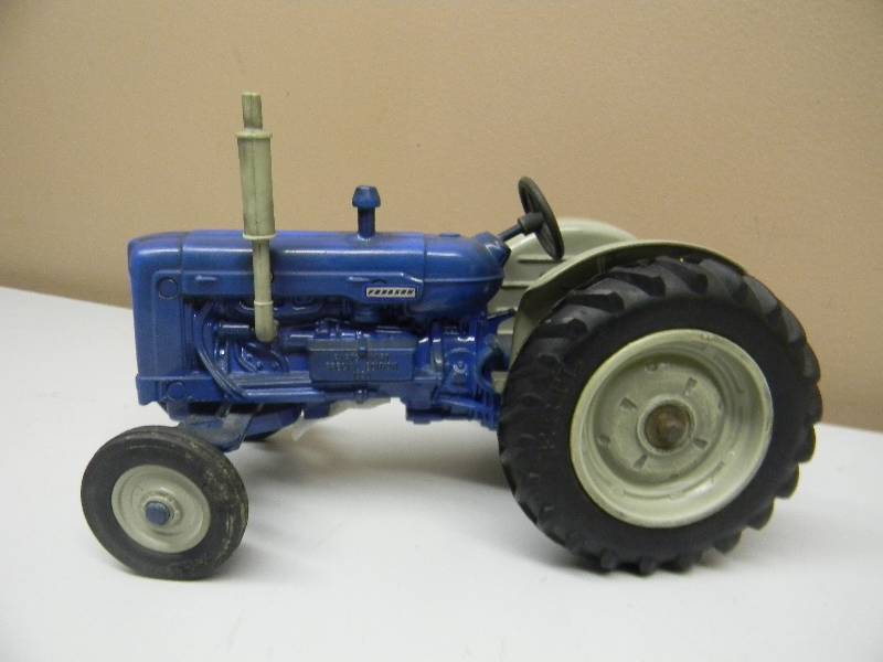 lot 22 image: ERTL FORDSON 116 SCALE Tractor special edition. Rare Toy Tractor - SEE PICTURES