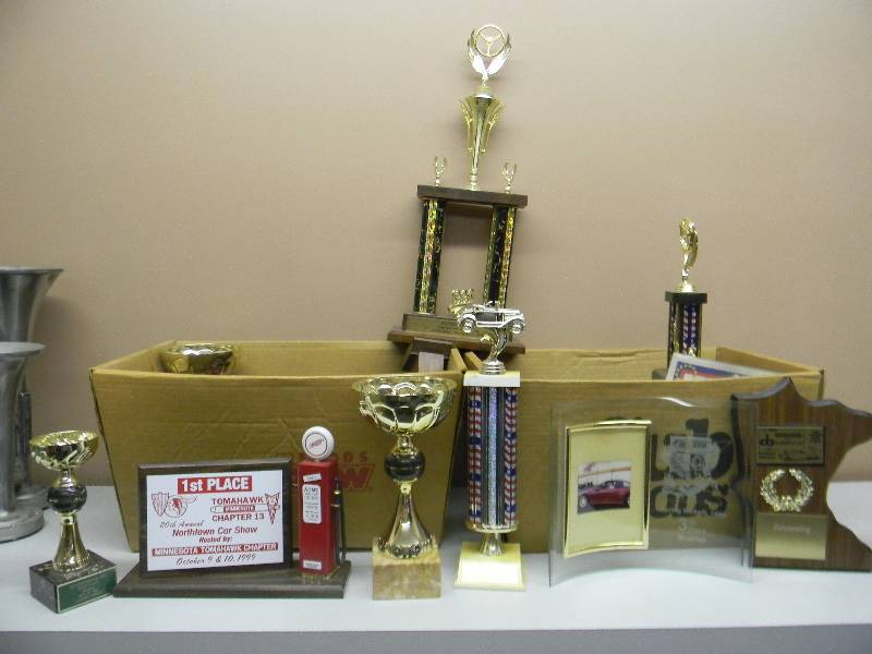 lot 38 image: LARGE COLLECTION OF VINTAGE CARAUTO TROPHIES - SEE PICTURES