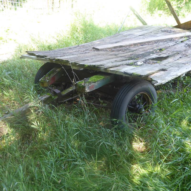 lot 4 image: Vintage Hay Rack