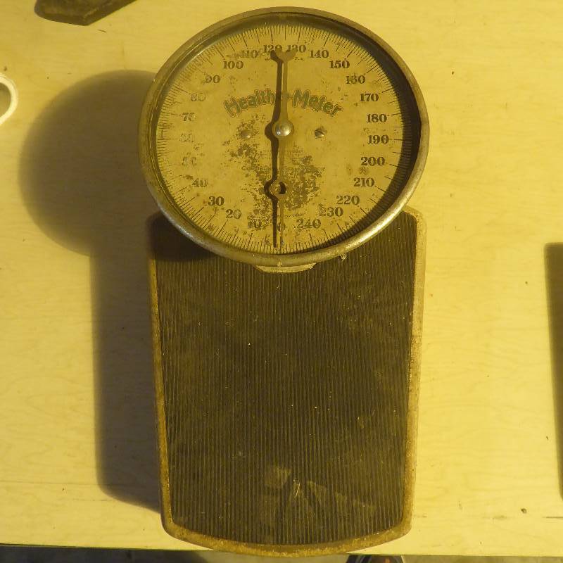 Sold at Auction: VINTAGE HEALTH O METER SCALE