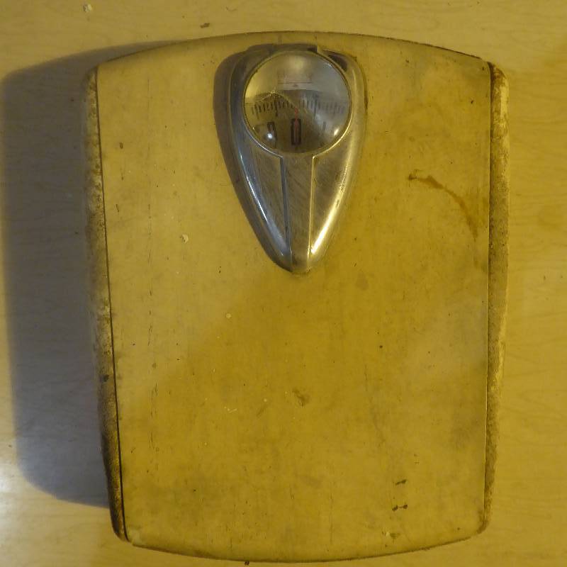 lot 21 image: Antique Borg Scale