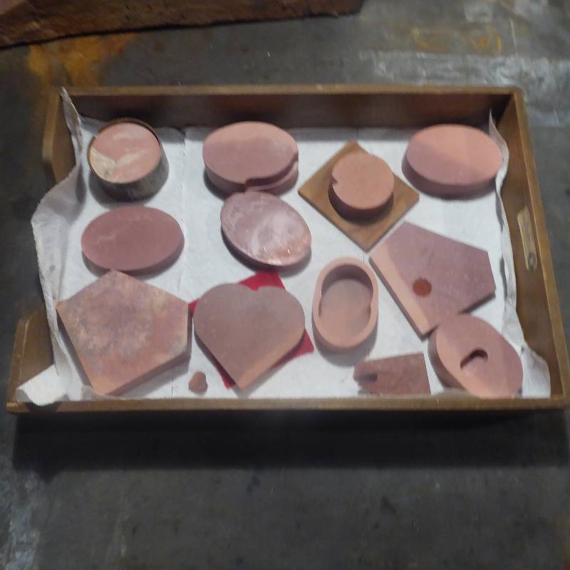 lot 37 image: Minnesota Red Catlinite Carving Pipestone Block #13