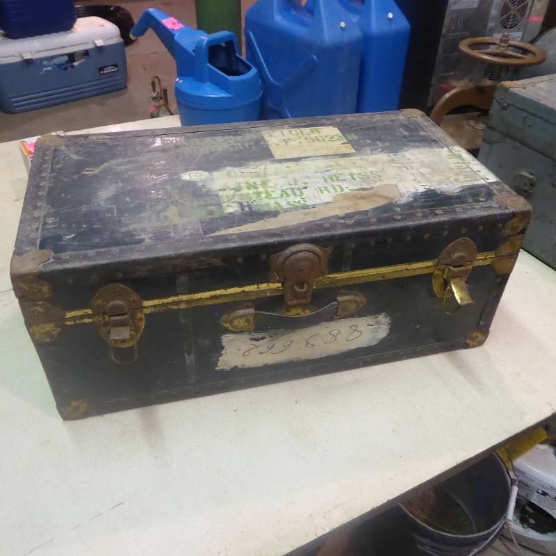 lot 55 image: Antique Vintage Trunk #2