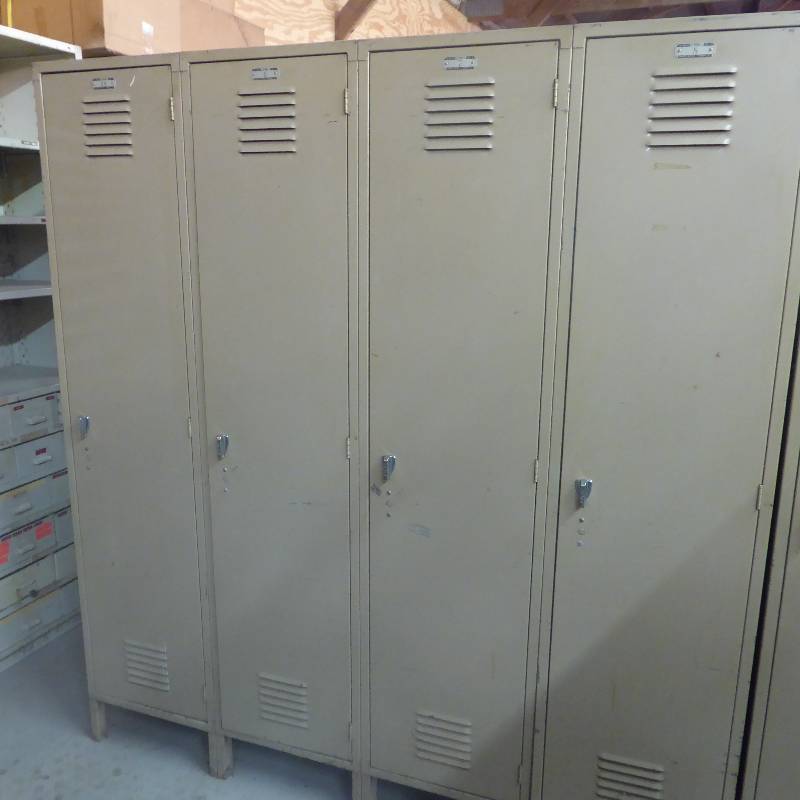 lot 99 image: Lot of 4 Lockers