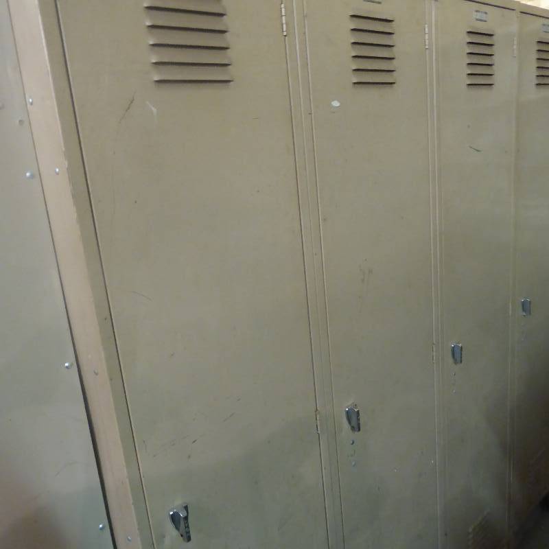 lot 102 image: Lot of 3 Lockers