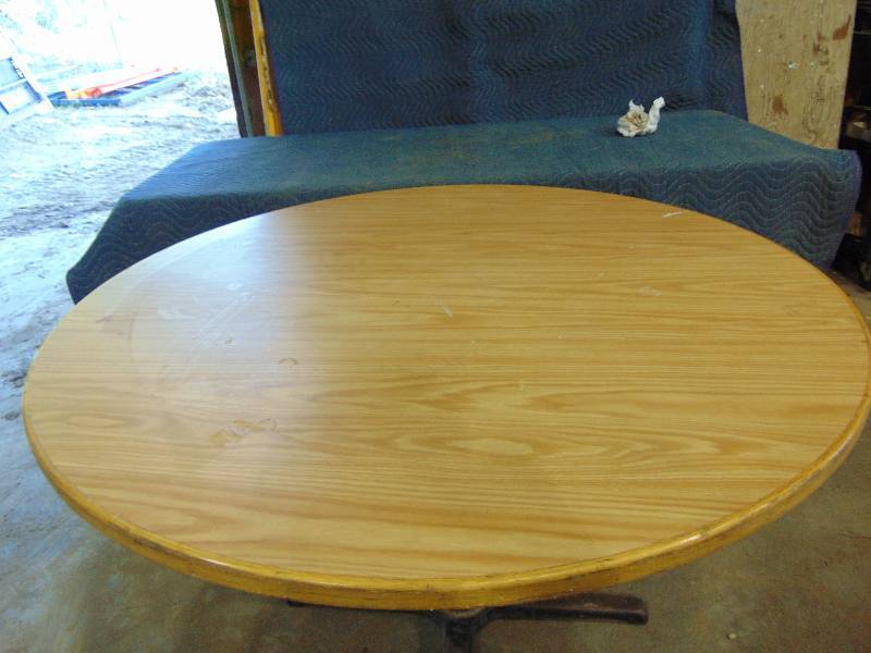 lot 33 image: 48 Round Restaurant Table