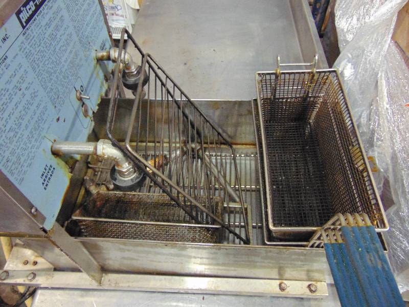 lot 76 image: Pitco Portable Fryer Oil Filter Machine