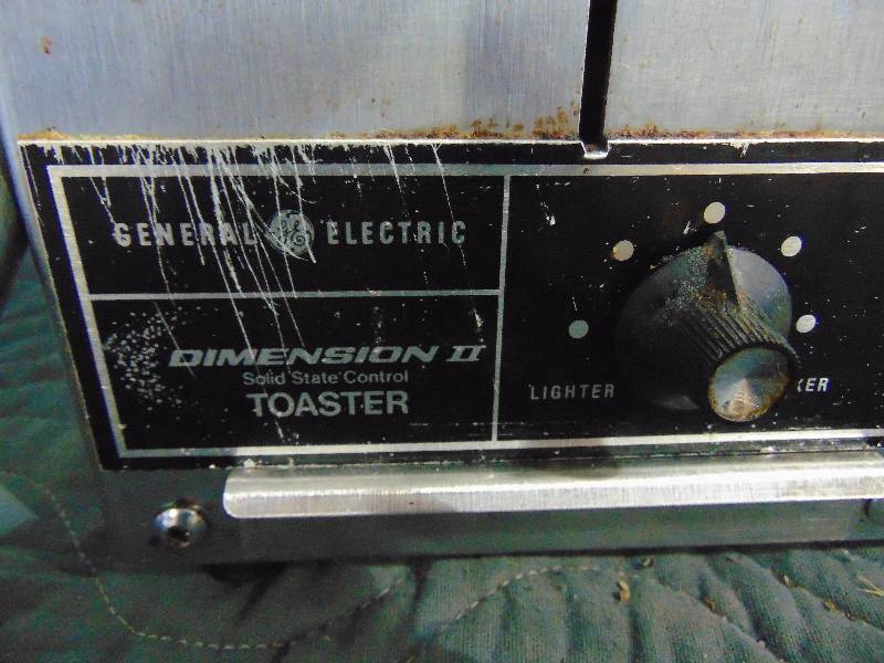 lot 48 image: Commercial Grade GE 4 Capacity Toaster
