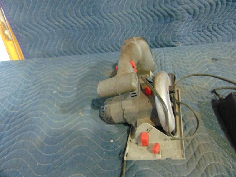 lot 65 image: Superior Cordless Tools With Charger