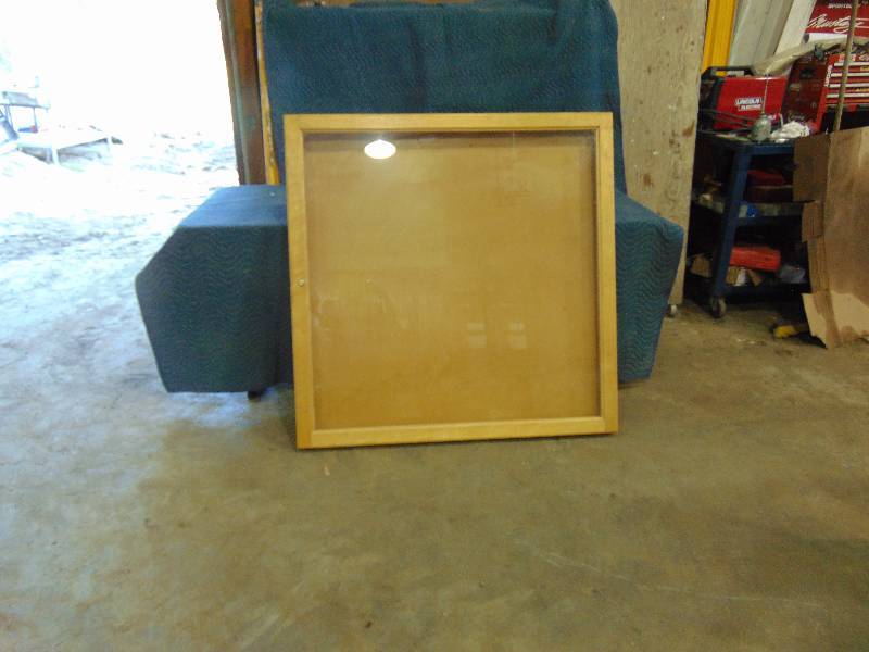 lot 68 image: Large Display Cabinet