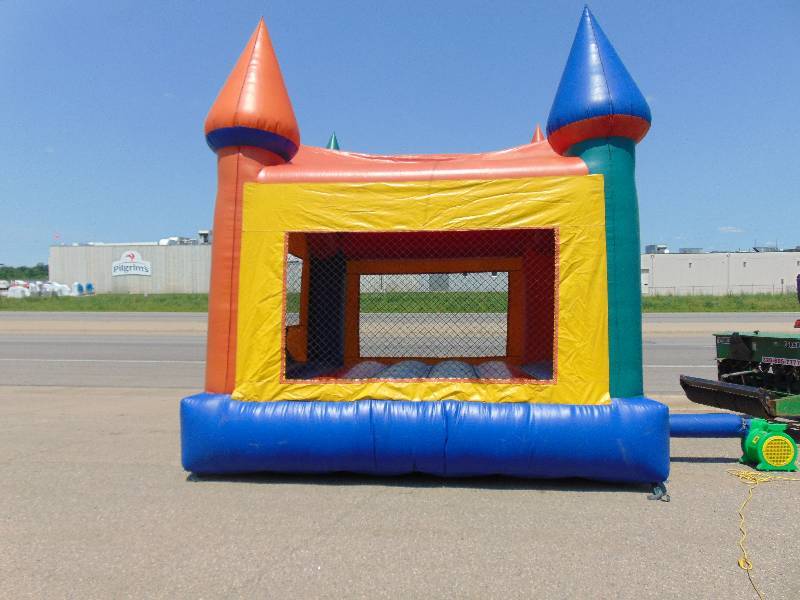 lot 77 image: 15 x 15 Bounce Castle With Blower