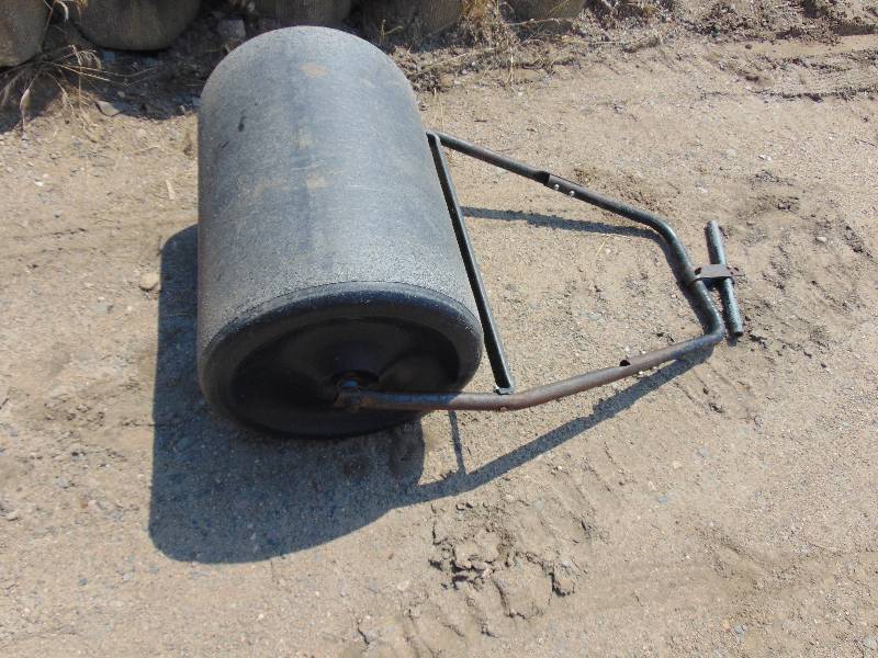 lot 94 image: 2 Lawn Roller
