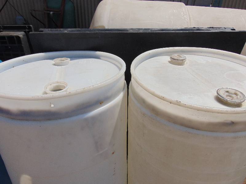 lot 95 image: (2) Plastic Barrels