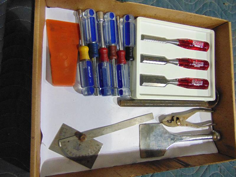 lot 104 image: Misc Lot of Tools
