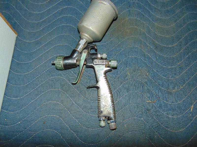 lot 109 image: Pneumatic Painting Gun