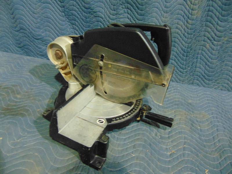 lot 119 image: Black & Decker Miter Saw
