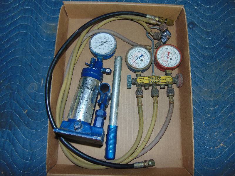 lot 120 image: Air Conditioner Pressure Gauges