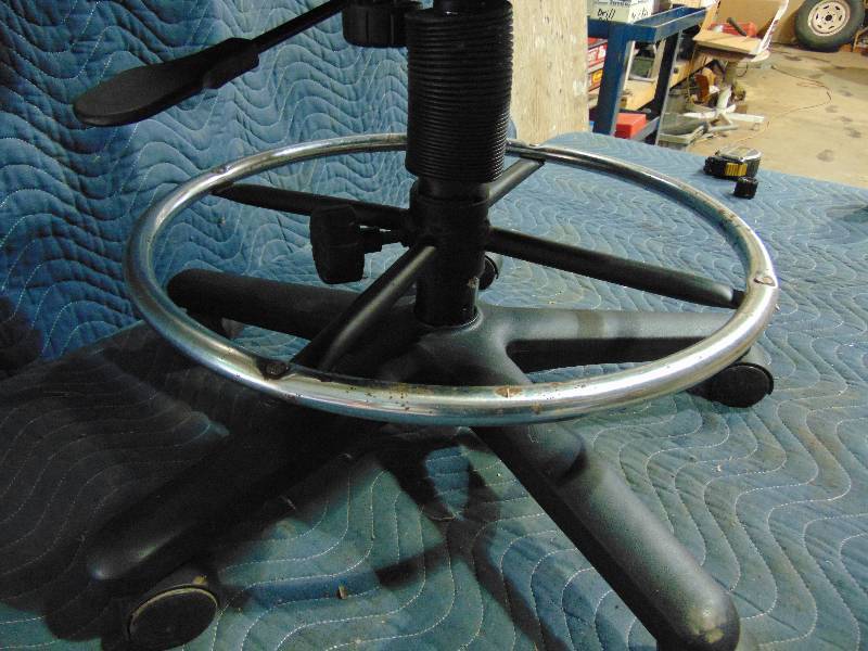 lot 130 image: Swivel Chair