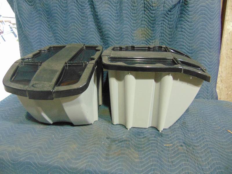lot 132 image: (2) 18 Gallon Hoppers
