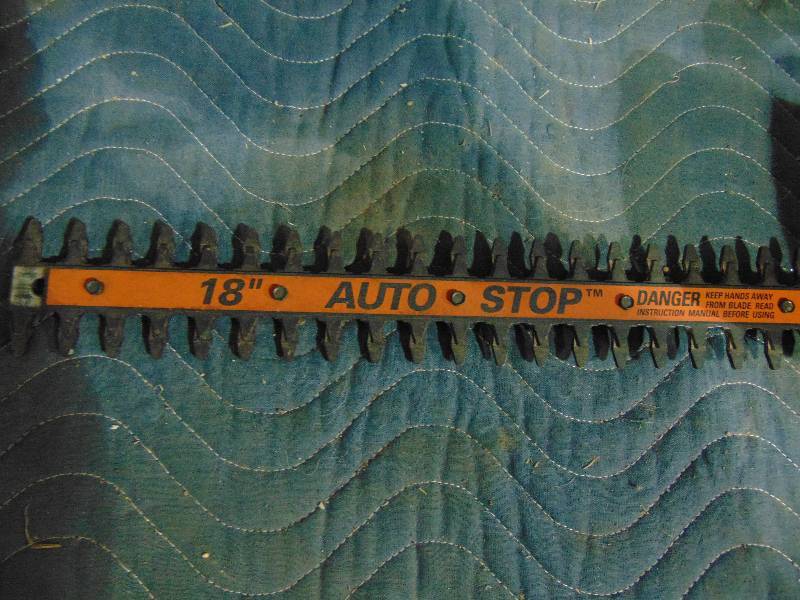lot 139 image: Electric Hedge Trimmer