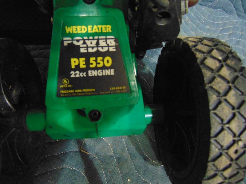 lot 145 image: Weed Eater Lawn Edger