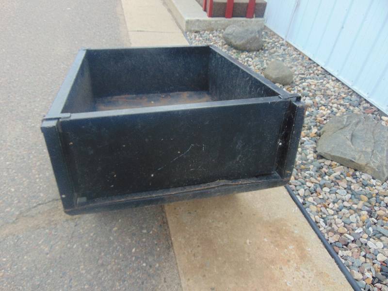 lot 190 image: Lawn Trailer