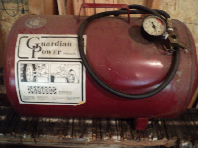 lot 22 image: Guardian Power compressed air tank...