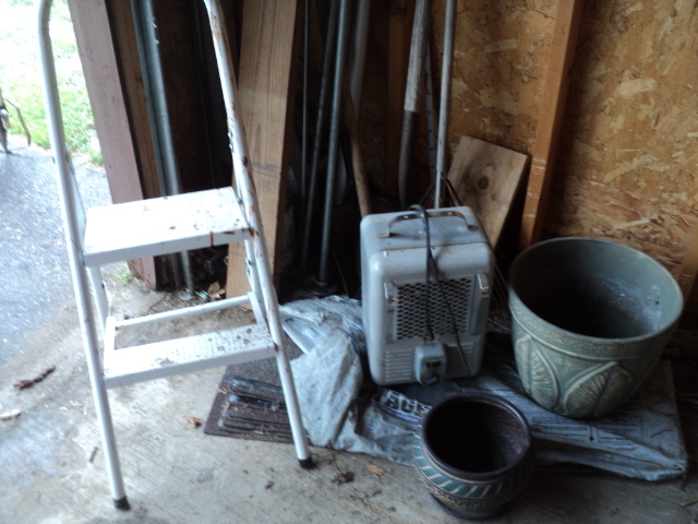 lot 46 image: Lot of garage items, 2x6 board, pol...