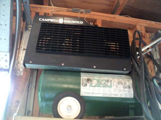 lot 48 image: Campbell Hausfield air compressor w...