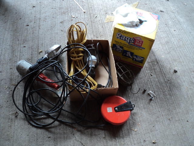 lot 53 image: Lot of lights, extension cords and ...