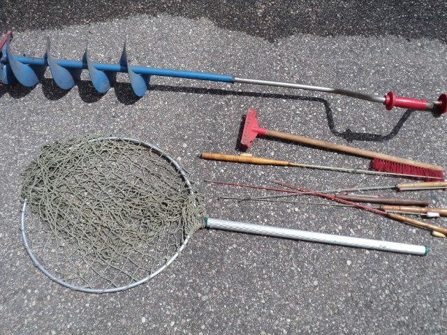 lot 97 image: Lot of ice fishing equipment...