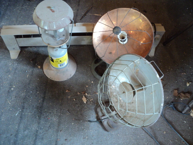 lot 124 image: Lot of gas and electric heaters...