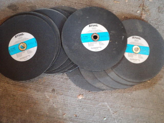 lot 125 image: 14 Stihl 20 mm steel cutting wheels...